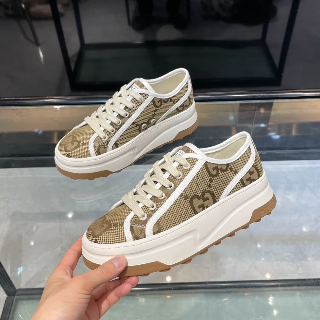 👟👟Ex-factory price 480👟👟 Women's Shoes Women's Clothing 2023Gucci low-top casual sports shoes, top version! Oil edge craftsmanship ➕Set of announcement🌸🌸🌸1:1 reproduction. New model for early spring, creating a perfect style💣💣💣street style🔥🔥🔥cool and trendy C-level fashionable outfit with retro and futuristic feel🌹🌹🌹classic shoe shape + British color matching design, super attractive. All kinds of leather splicing, original reverse mold last, imported high-end knitting needle jacquard fabric showing exquisite texture! Open mold to customize high-density outsole. 13 colors available. Comes fully packaged. Size: Female 35-41